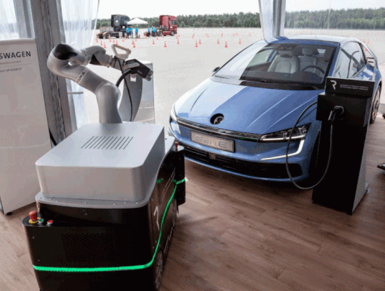 Protótipo sugere pistas sobre a oitava geração e-Golf que será lançada em 2020